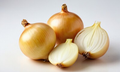 Fototapeta premium Pile of golden onions, some halved, showcasing fresh and natural ingredients