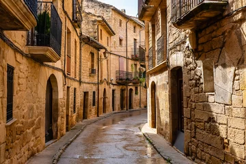 Photo sur Plexiglas Very old houses in narrow alleys in the tourist town of Calaceite, Aragon, Spain.