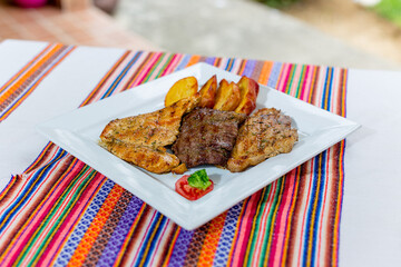 Comida tipica peruana, tradicional parrillada