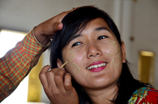 Makeup thanaka
