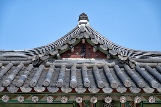 Details on the entrance gate to the Changdeokgung Palace Complex in Seoul, Korea