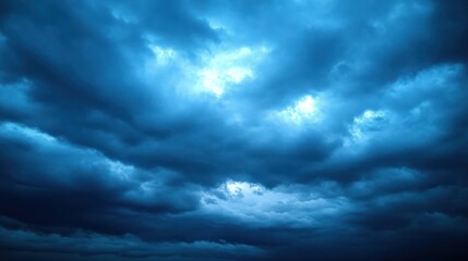 Obraz premium Dramatic stormy sky, ominous clouds, impending weather, use for backdrop, nature photography