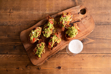 チチャロンとワカモレのオーブンサンド