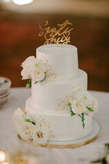 wedding cake with flowers