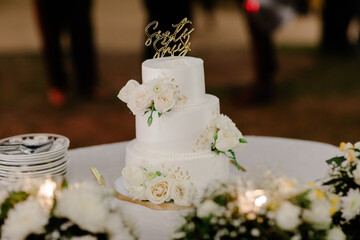wedding cake with flowers