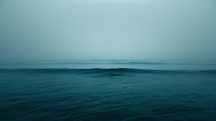 Obraz premium Misty ocean horizon
