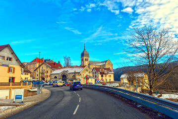 Obraz premium Die Route nationale 57 (N 57) bei Jougne im Département Doubs (Region Bourgogne-Franche-Comté)