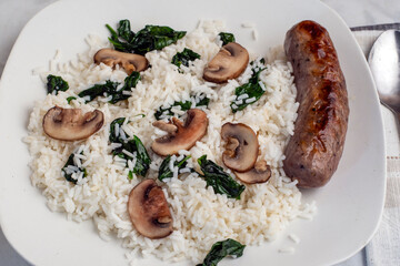 white rice  with spinach and mushrooms
