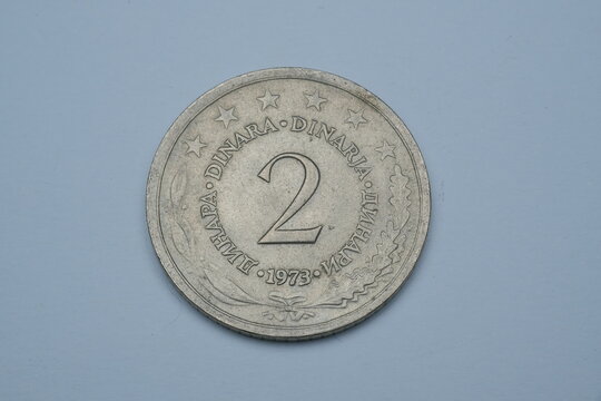 2 dinara currency coin SFR Yugoslavia 1973
