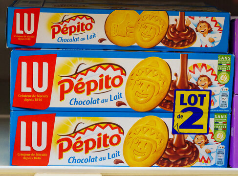 Lu Pepito milk chocolate cookies