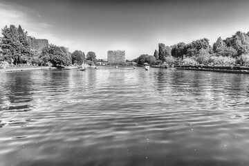 Obraz premium Scenic view over the lake of EUR in Rome, Italy