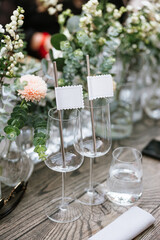 Wedding table setting, Glasses with straws