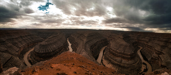 vast canyon in utah/arizona