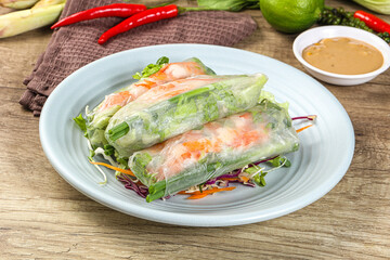 Vietnamese spring roll with prawn and salad