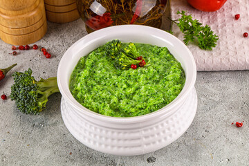 Dietari vegan broccoli cream soup