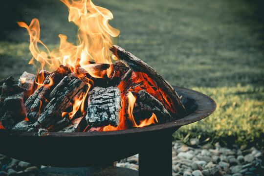 Feuerschale im Garten