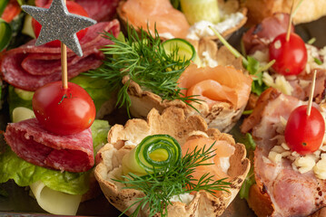 zimna płyta, kawior, salami, serek, ogórek, łosoś, jedzenie, świeży, posiłek, dekoracja, pomidor, płyta, dieta, delikatesowy, przepyszny, przekąska