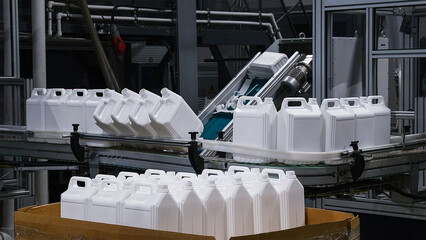 Fully automated production of plastic bottles for household chemicals