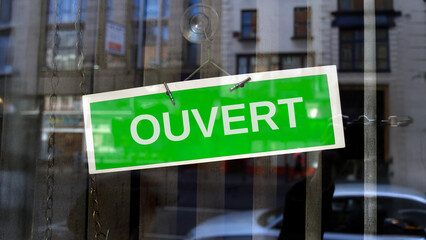 Obraz premium open sign in French