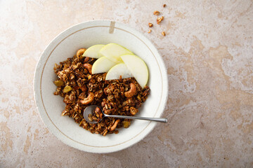 Cashew granola with fresh apple