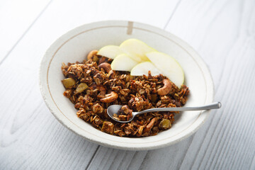 Cashew granola with fresh apple