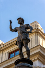 Imagen de Mercurio/Hermes de la fuente en la plaza de San francisco, Sevilla, España
