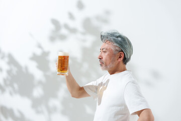 男性　ビール