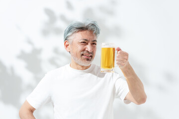 男性　ビール