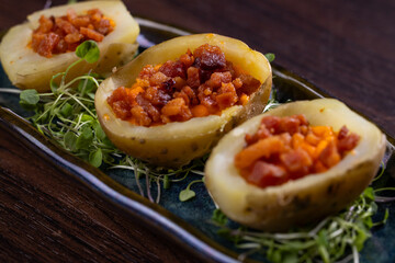 Batata com cheddar e bacon