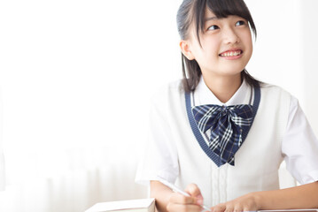 授業中の中学生