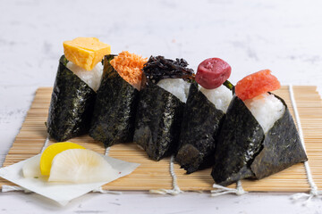 おにぎり　rice ball