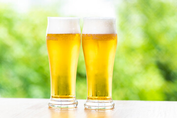 ビール 緑の背景