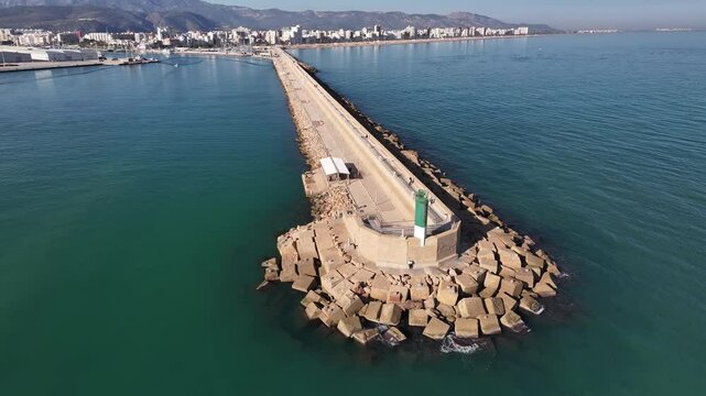Faro del Grao en el Puerto de Gandia, Valencia, Comunidad Valenciana
