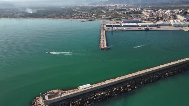 Faro del Grao en el Puerto de Gandia, Valencia, Comunidad Valenciana