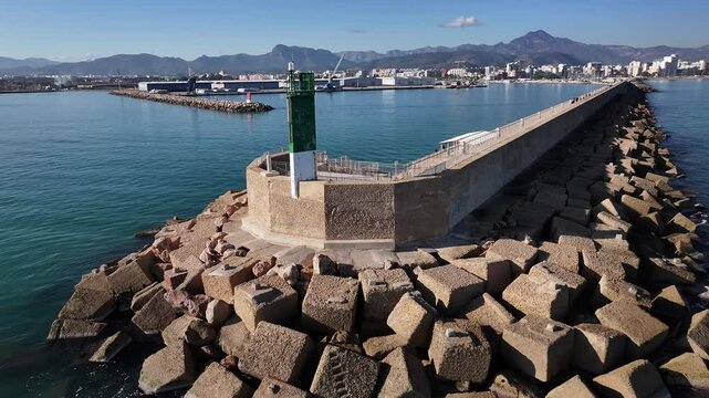 Faro del Grao en el Puerto de Gandia, Valencia, Comunidad Valenciana