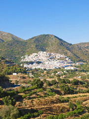 Weisses Dorf Ojen, Spanien, Andalusien, Ojen