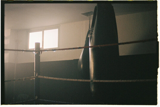 Imagen cinematogr&aacute;fica de cuadril&aacute;tero de boxeo