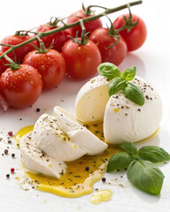mozzarella with tomatoes and basil