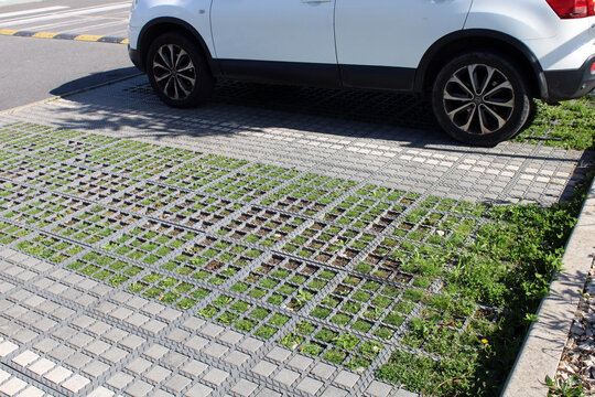 Dalles composites modulaires en plastique recycl&eacute;, am&eacute;nagement &eacute;cologique urbain sol drainant pour parking perm&eacute;able