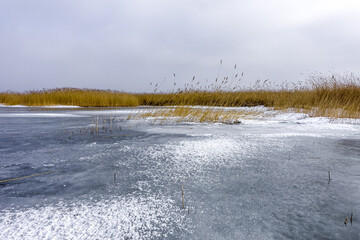 Neusiedler See im Winter, Europas gr&ouml;sster nat&uuml;rlicher Eislauf