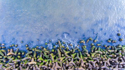 Linia brzegowa jeziora – fotografia z lotu ptaka

