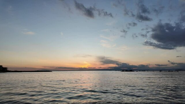 海から見る沈みゆく夕日 | 葉山 | 相模湾