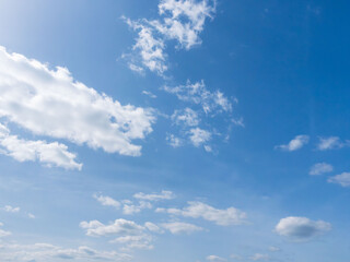 春の山から 青空と雲63
