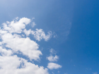 春の山から 青空と雲71