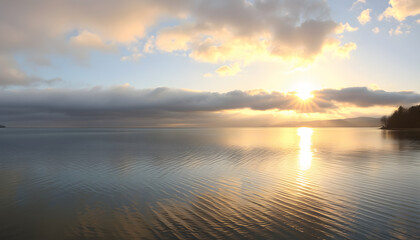 Fototapeta premium Sonnenaufgang am See mit Nebel - Panorama , with white tonespng