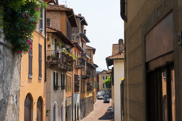 Charming Alleys of Varenna – A Glimpse into Timeless Italy