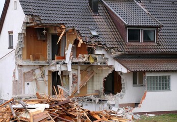 abriss eines alten hauses
