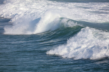Fototapeta premium The ocean is calm and the waves are small