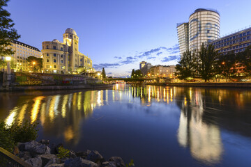 Donaukanal, Urania, UNIQA Tower, Österreich, Wien
