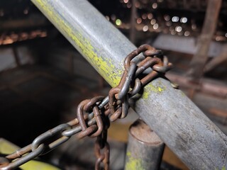 Naklejka premium close up of rusty chain